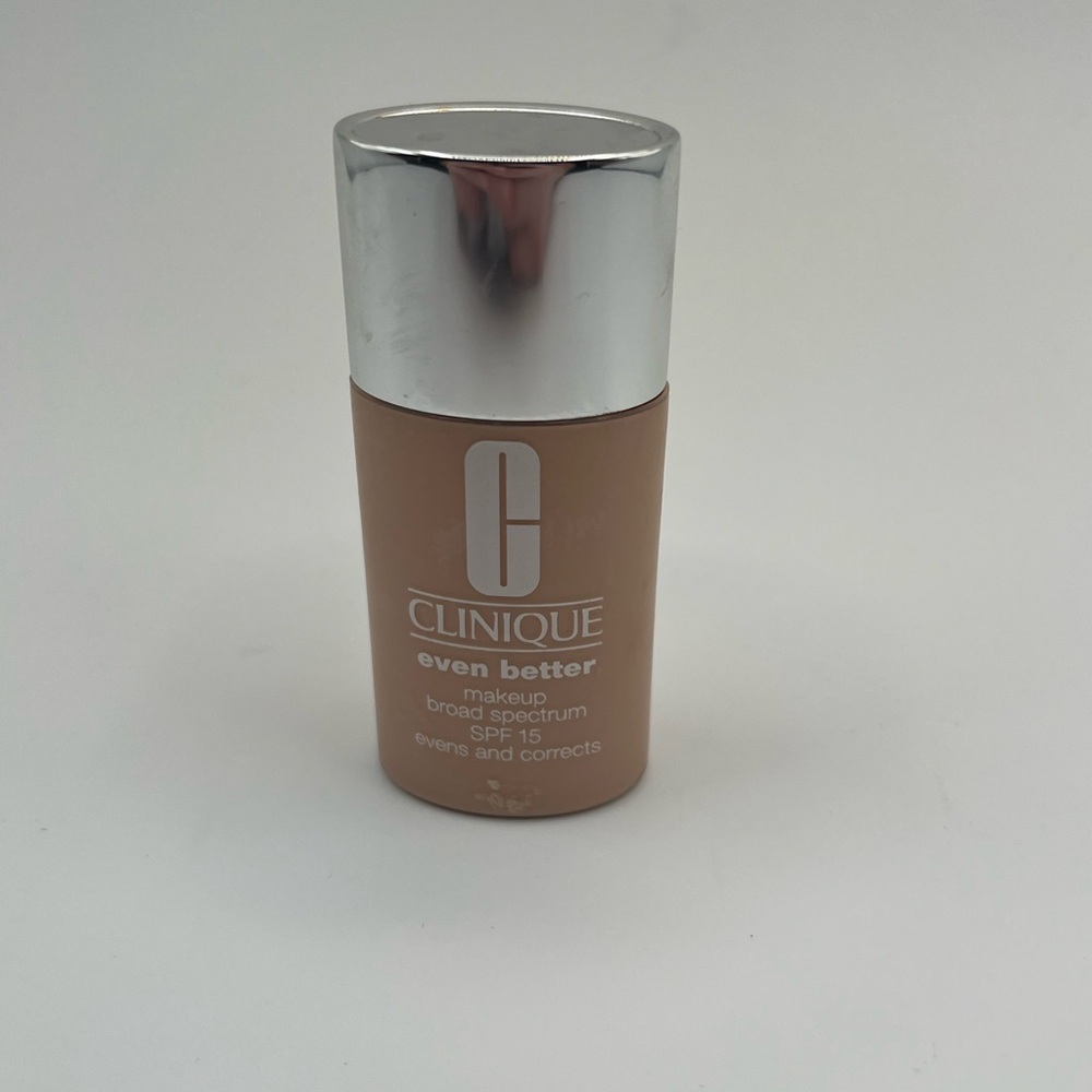 🌟 Clinique Even Better Makeup SPF 15 – Shade CN 02 Breeze (VF